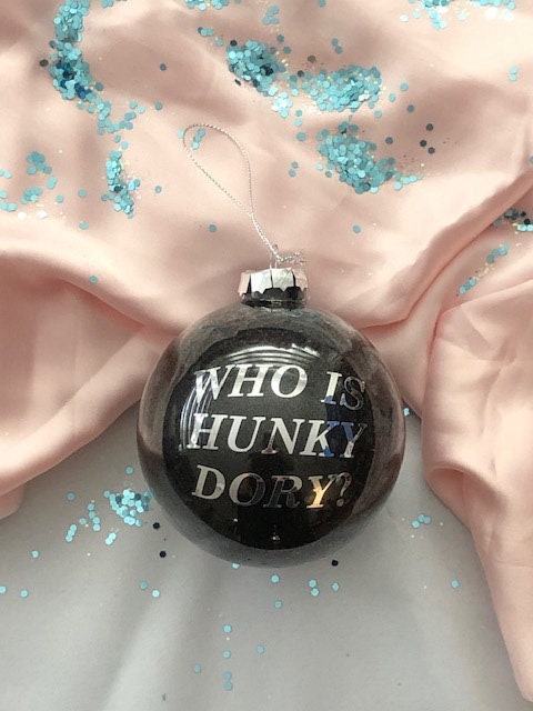 Who is Hunky Dory Christmas Ornament